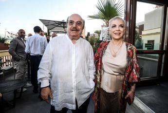 Rosanna Banfi a Verissimo con papa Lino il racconto del secondo tumore sconfitto Rosanna Banfi a Verissimo con papa Lino il racconto del secondo tumore sconfitto