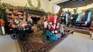 SELVINO DOPO NATALE LA MAGIA CONTINUA CON IL GRINCH E LA BEFANA NELLA CASA VACANZE DI SANTA CLAUS 1