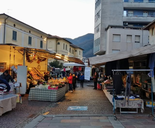 Sarezzo mercato straordinario domenica 7 dicembre per recuperare la Fiera dei Santi Faustino e Giovita