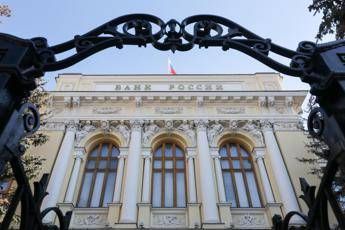 Ucraina da Banca di Russia ricorso contro uso asset congelati. Kiev attacca con droni raffineria di Yaroslav Ucraina da Banca di Russia ricorso contro uso asset congelati. Kiev attacca con droni raffineria di Yaroslav