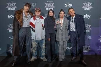 X Factor oggi la finale a Napoli con Pausini e Derulo