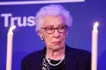 Addio a Eva Schloss amica dinfanzia e sorellastra di Anne Frank
