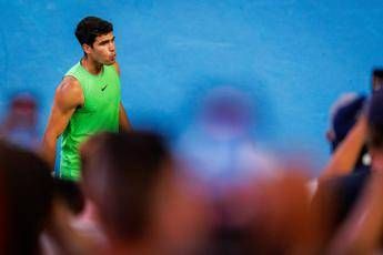Alcaraz vince Doha e scappa via nel ranking quanti punti deve recuperare Sinner Alcaraz vince Doha e scappa via nel ranking quanti punti deve recuperare Sinner