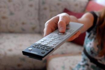 Ascolti tv 19 gennaio vince La Preside su Rai1 e vola al 274