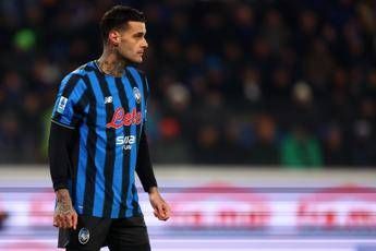 Atalanta Roma gol di Scalvini e Scamacca e doppio check Var tra le proteste giallorosse. Cose successo