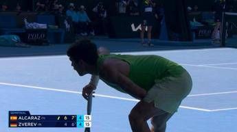 Australian Open Alcaraz e il medical time out per crampi perche Zverev ha ragione