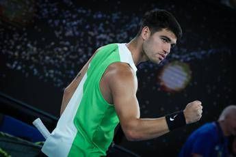 Australian Open Alcaraz fatica con Zverev E una battaglia mentale. E vince il set