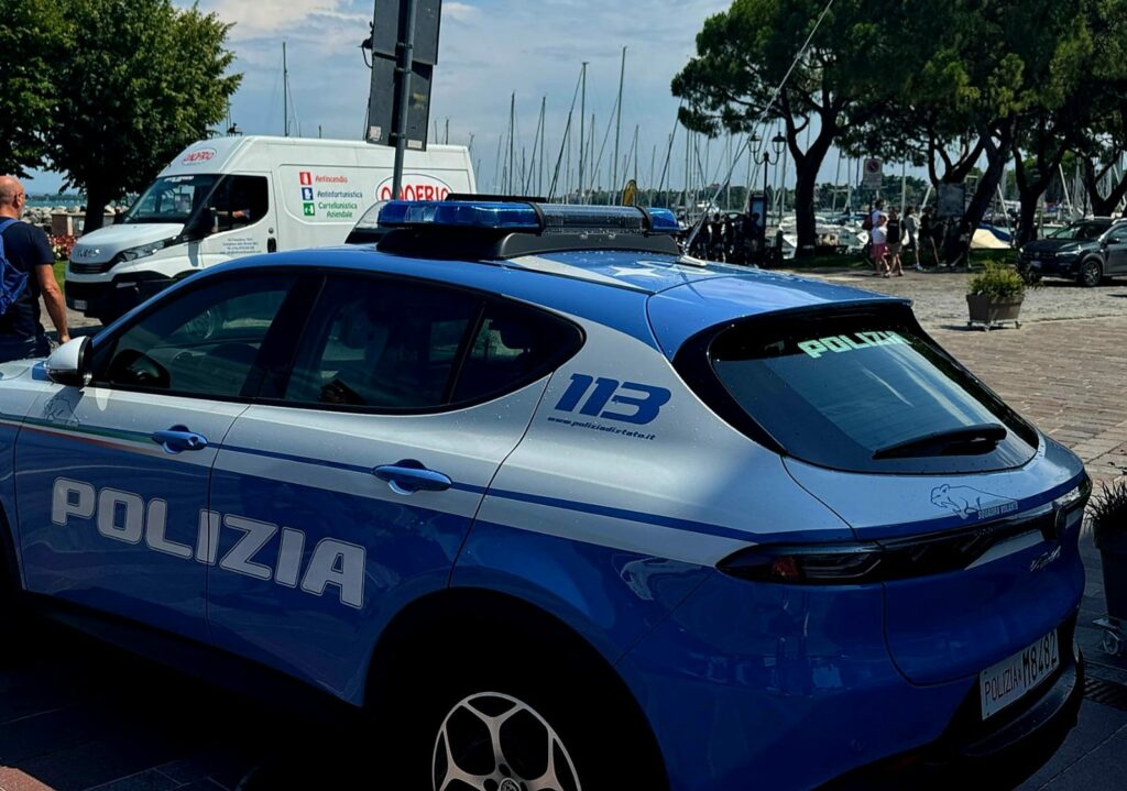 Auto rubata inseguimento da film e crocefisso in macchina 55enne fermato a Desenzano