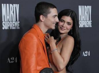Chalamet dedica damore a Kylie Jenner. E lei ricambia