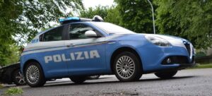 Chiavi inglesi e cocaina blitz della Polizia in via Duca degli Abruzzi Chiavi inglesi e cocaina blitz della Polizia in via Duca degli Abruzzi