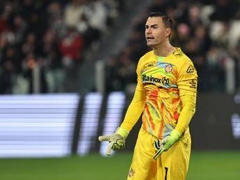 Cremonese pullman riparte senza Audero il portiere dimenticato allo stadio dopo Sassuolo Cremonese pullman riparte senza Audero il portiere dimenticato allo stadio dopo Sassuolo