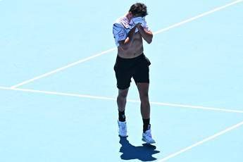 Darderi la racchetta lanciata contro Sinner e la maledizione del bambino in tribuna