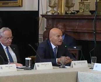 Descalzi Eni e pronta a investire in Venezuela e a lavorare con le compagnie Usa Descalzi Eni e pronta a investire in Venezuela e a lavorare con le compagnie Usa