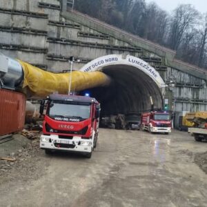 Esercitazione di sicurezza al cantiere della bretella autostradale volontari in campo a Lumezzane Esercitazione di sicurezza al cantiere della bretella autostradale volontari in campo a Lumezzane
