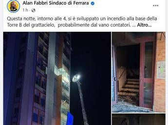 Ferrara incendio al grattacielo evacuate circa 200 persone