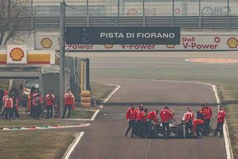 Ferrari subito problemi con la SF 26 Hamilton si ferma nel test a Fiorano cose successo