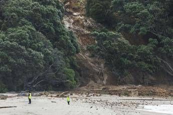 Frana in Nuova Zelanda morta la 15enne avellinese Sharon Maccanico Frana in Nuova Zelanda morta la 15enne avellinese Sharon Maccanico