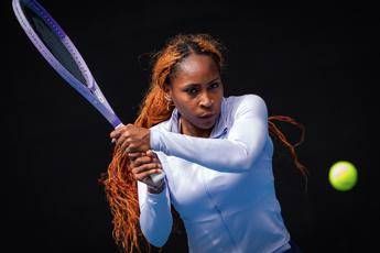 Gauff debutto ok agli Australian Open e capelli rossi in omaggio a Sinner