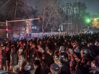 Iran International Infermiere stuprate e torturate per cure a manifestanti feriti durante le proteste