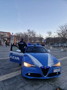 Irrompe al “Città di Brescia” per aggredire la madre e colpisce i sanitari denunciato pregiudicato con braccialetto elettronico