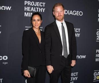 La beneficenza di Harry e Meghan prende una nuova strada e la scelta fa discutere La beneficenza di Harry e Meghan prende una nuova strada e la scelta fa discutere