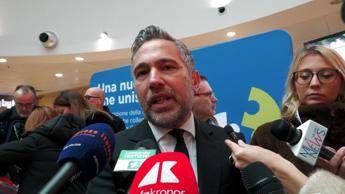 Lombardia Lucente Nuova ferrovia T2 Malpensa Gallarate cofinanziata da Regione Lombardia Lucente Nuova ferrovia T2 Malpensa Gallarate cofinanziata da Regione