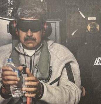 Maduro la foto di Trump diventa uno spot boom vendite per la felpa Maduro la foto di Trump diventa uno spot boom vendite per la felpa