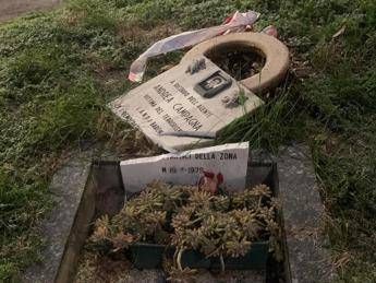 Maurizio Campagna Targa per mio fratello vandalizzata una vigliaccata