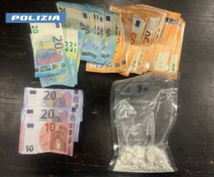Milano, cocaina e pistola clandestina la Polizia di Stato arresta 29enne