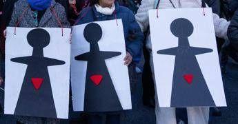 Nel 2025 diminuiscono omicidi e femminicidi i dati del Viminale