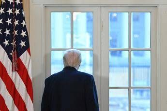 Reclutava cecchini sui social per uccidere Trump arrestata bibliotecaria Usa