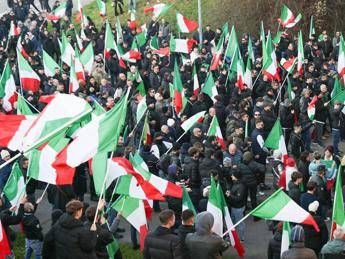 Remigrazione alla Camera presentazione raccolta firme pdl. Pd Fontana impedisca conferenza neofascisti Remigrazione alla Camera presentazione raccolta firme pdl. Pd Fontana impedisca conferenza neofascisti