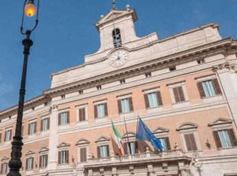 Tensione su convegno remigrazione oggi alla Camera Furgiuele Si fa. Opposizioni Va bloccato