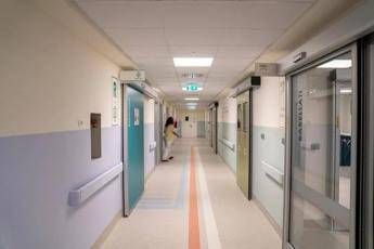 Trapiantato cuore danneggiato a un bimbo di 2 anni. Il legale della famiglia corsa contro i tempo per salvarlo