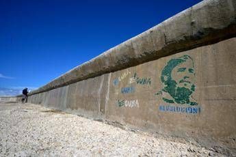 Trump Cuba nel mirino Stop petrolio dal Venezuela consiglio un accordo