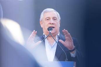 Attacco Usa e Israele allIran Tajani Italiani non escano di casa Attacco Usa e Israele allIran Tajani Italiani non escano di casa