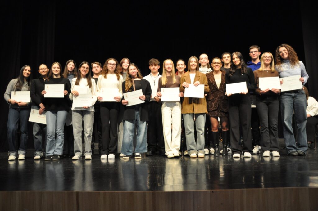 Breno premi al merito scolastico e sportivo una serata di emozioni al Cinema Giardino Breno, premi al merito scolastico e sportivo una serata di emozioni al Cinema Giardino
