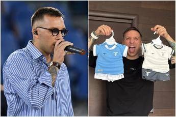 Briga primi regali per la figlia Due maglie della Lazio Briga primi regali per la figlia Due maglie della Lazio