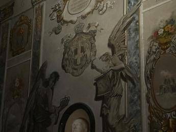 Cancellato il volto dellangelo simile a Meloni nella cappella di San Lorenzo in Lucina