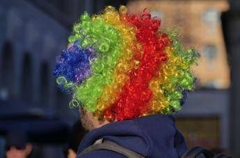 Carnevale dalle maschere alle parrucche non sicuri o contraffatti sequestrati oltre 500mila prodotti Carnevale dalle maschere alle parrucche non sicuri o contraffatti sequestrati oltre 500mila prodotti