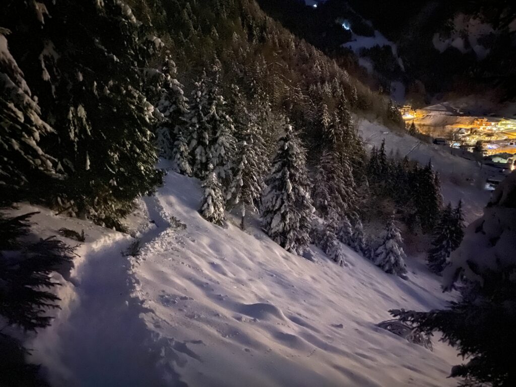 Ciaspolata notturna ai piedi della Presolana a Colere un San Valentino sulla neve