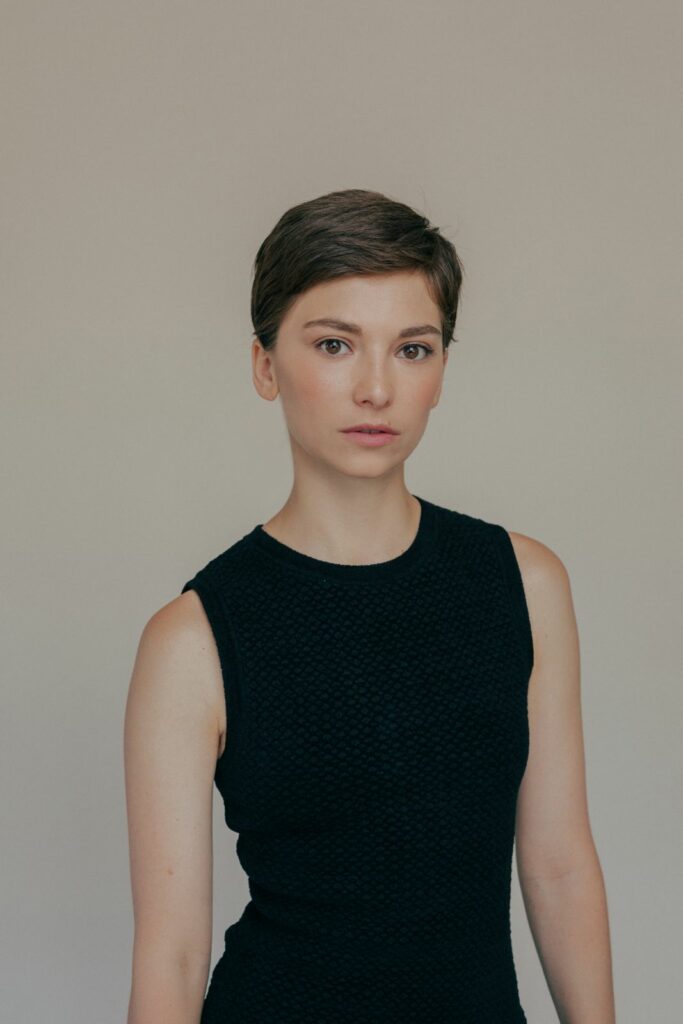 Divina Umanità 2026 al Teatro delle Ali di Breno “Interrogatorio a Maria” con Maria Chiara Arrighini