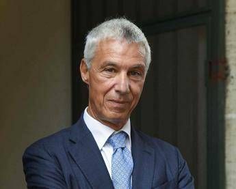 Il capo del Dis e la capacita tecnologica dellintelligence italiana Il capo del Dis e la capacita tecnologica dellintelligence italiana