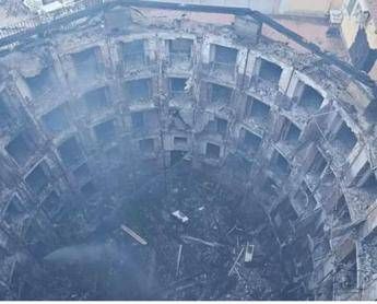 Incendio Sannazaro Giuli in visita al teatro Incendio Sannazaro Giuli in visita al teatro