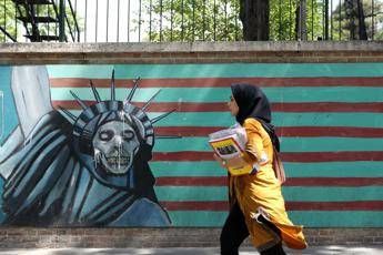 Iran Usa oggi colloqui in Oman. Washington allerta americani Via ora da Teheran