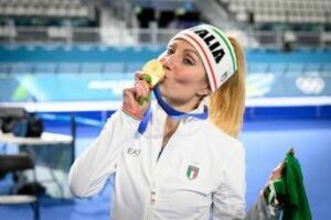 Milano Cortina 2026 romanista e parente della grande Gina Lollobrigida vince loro anche di mamma Milano Cortina 2026 romanista e parente della grande Gina Lollobrigida vince loro anche di mamma
