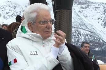 Milano Cortina Mattarella festeggia loro di Brignone a bordo pista Milano Cortina Mattarella festeggia loro di Brignone a bordo pista