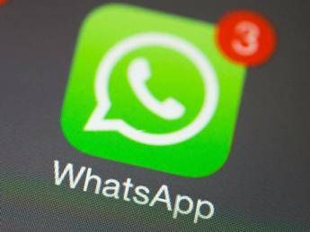 Russia tenta di bloccare WhatsApp la denuncia di Meta