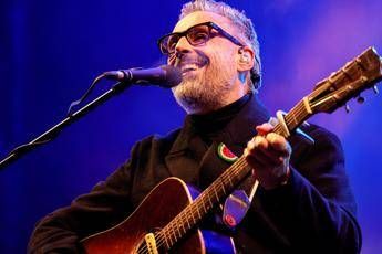 Sanremo 2026 Brunori Sas chi e la cover con Maria Antonietta e Colombre Sanremo 2026 Brunori Sas chi e la cover con Maria Antonietta e Colombre