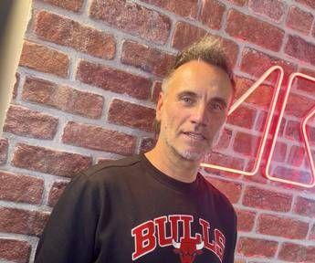 Sanremo 2026 Nek Questanno lo vedro dal divano mi aspetta lEuropa in tour